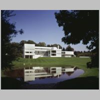 Richard Meier, House in Old Westbury (1969-1971), photo on architecture-history.org.jpg